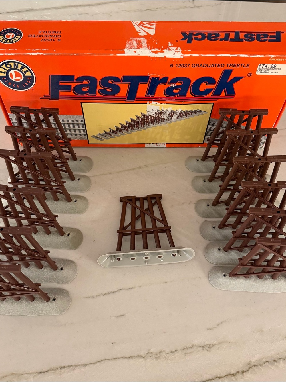 Lionel Fastrack O Gauge 6-12037 Graduated Trestle Incomplete Set (13)